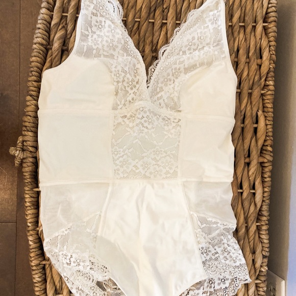 โ๏ธ Squeem Brazilian Flair Shapewear Bodysuit - Picture 3 of 5